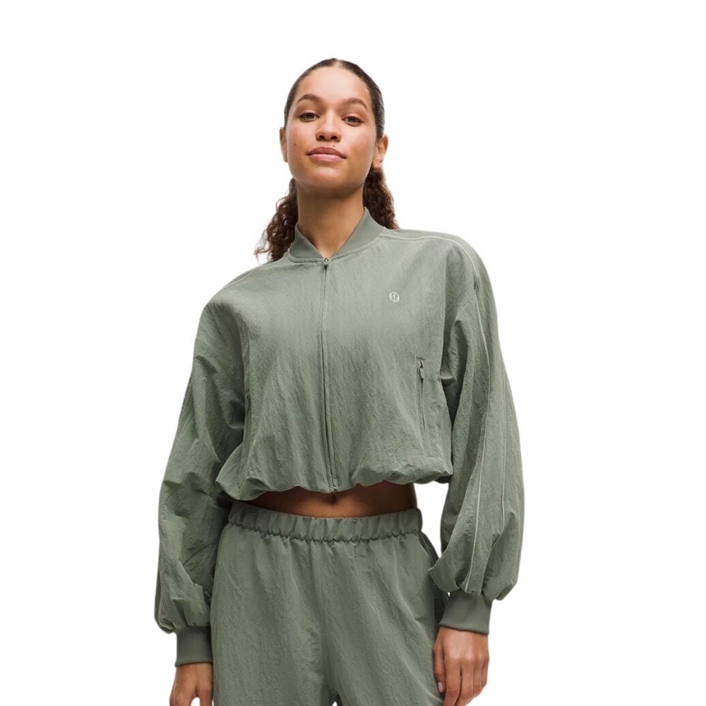 Lululemon Crinkle Nylon Track Jacket Wordmark Willow Leaf Fog Green Size S